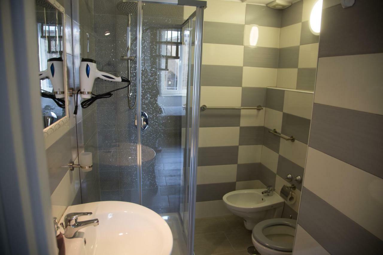 Vesuvius Luxury Suites Napoli Eksteriør billede